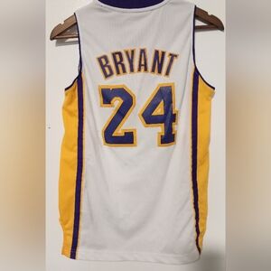 🌸 EUC Addias Kobe Bryant NBA Basketball 🏀 Jersey, Size: Men’s Medium
